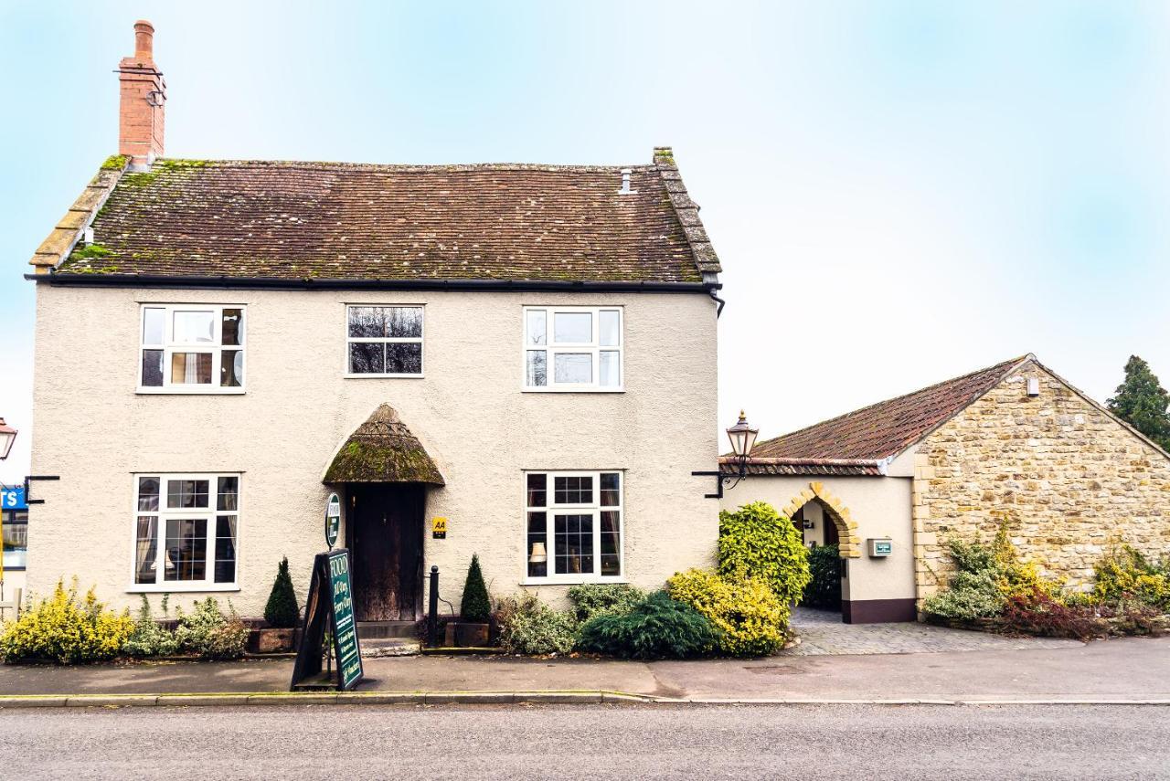 The Half Moon Inn And Country Lodge เยโอวิล ภายนอก รูปภาพ