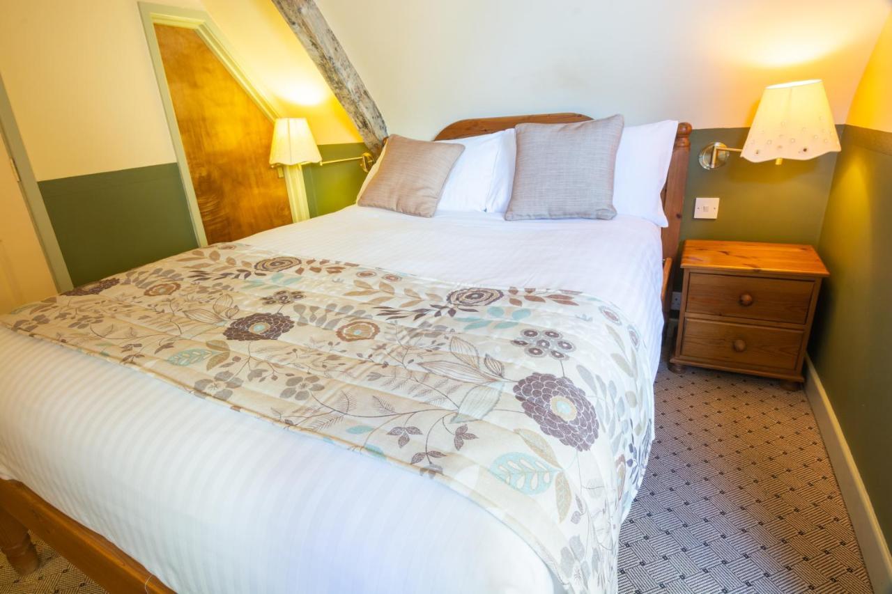 The Half Moon Inn And Country Lodge เยโอวิล ภายนอก รูปภาพ